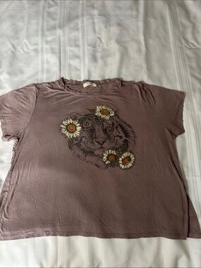 Woman’s mauve/toupe “beautiful soul” Tiger & Sunflower Graphic Tee sz2x